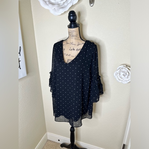 NTM: Torrid Crinkled Textured Chiffon Black & White Sheer Overlay Blouse Size 2X - Picture 4 of 16